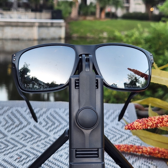 Oakley Men Sunglasses Holbrook Prizm Polarized Lenses Dark Fade Frame W/bag Incl - Picture 1 of 8